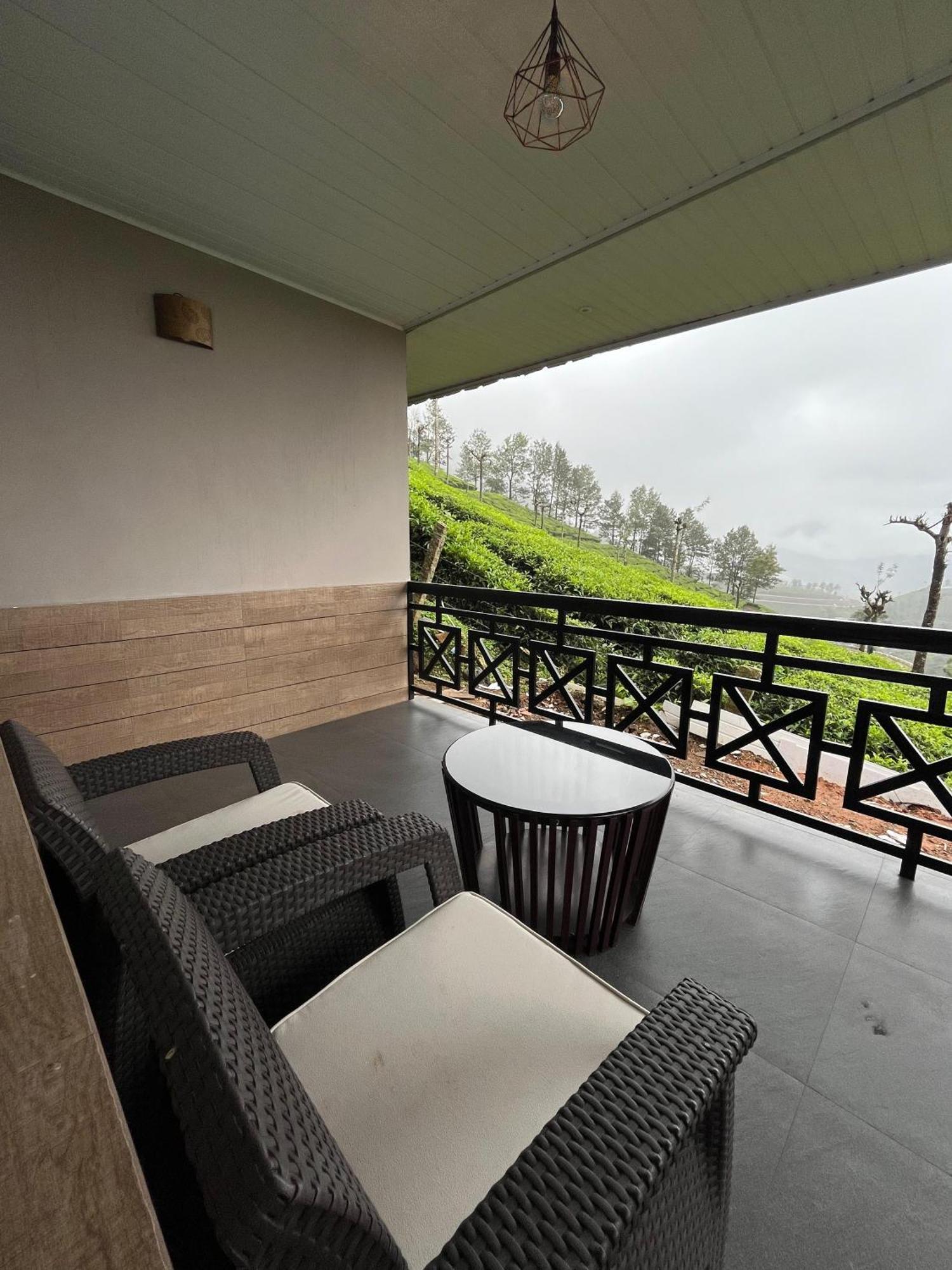 Misty Courtyard Resort Chinnakanal Luaran gambar